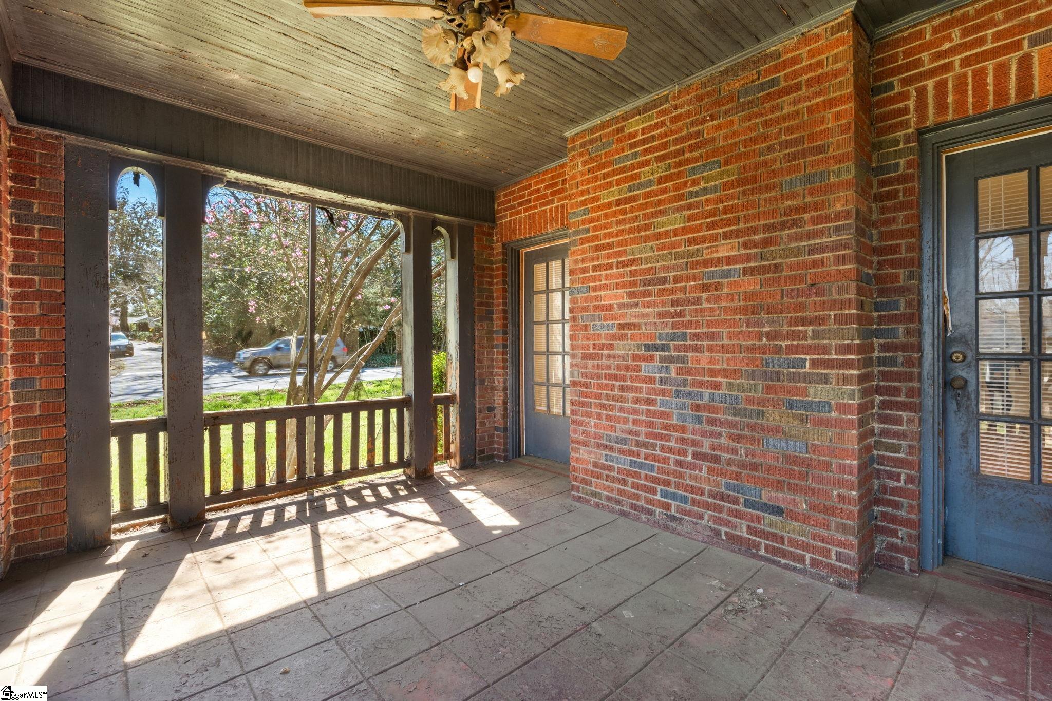 300 West Faris Road Greenville, SC 29605 - Photo 6 of 43