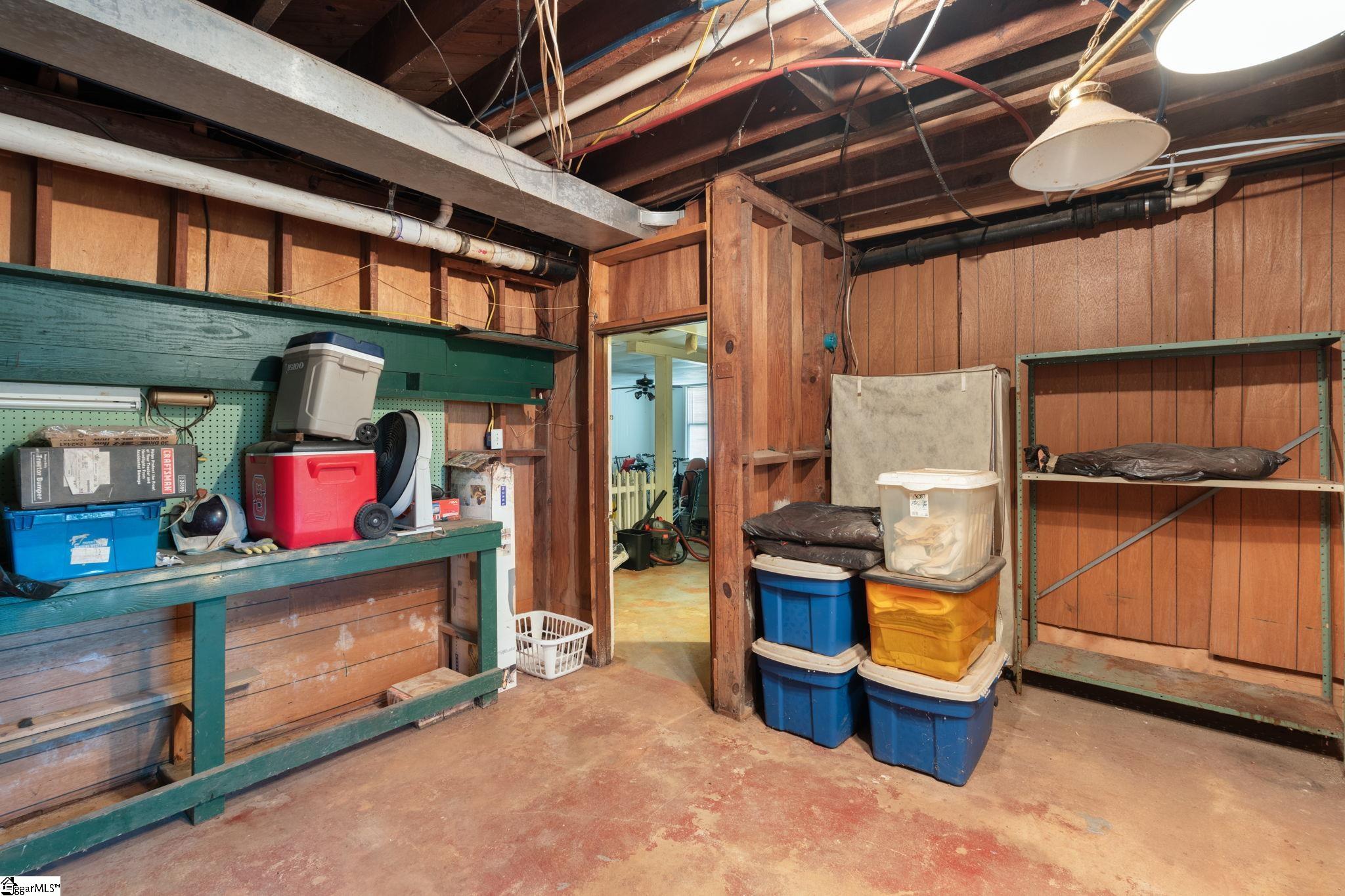 300 West Faris Road Greenville, SC 29605 - Photo 8 of 43