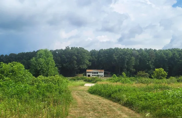 $1,100,000 | 9515 East 100 North, Knox, IN 46534