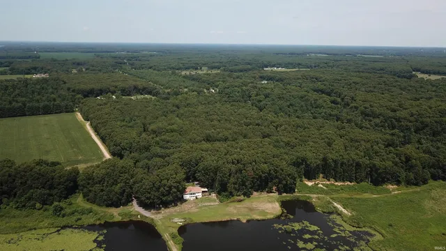 $1,100,000 | 9515 East 100 North, Knox, IN 46534