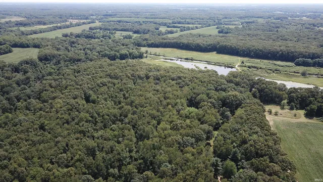 $1,100,000 | 9515 East 100 North, Knox, IN 46534