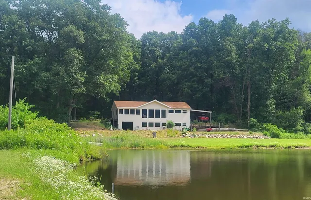 $1,100,000 | 9515 East 100 North, Knox, IN 46534