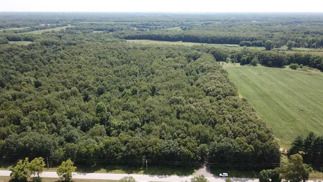 $1,100,000 | 9515 East 100 North, Knox, IN 46534