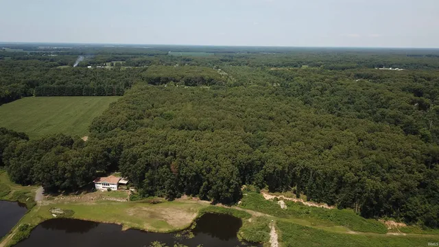 $1,100,000 | 9515 East 100 North, Knox, IN 46534