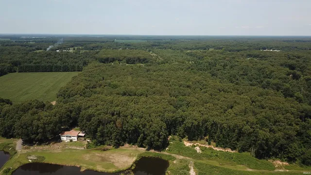 $1,100,000 | 9515 East 100 North, Knox, IN 46534