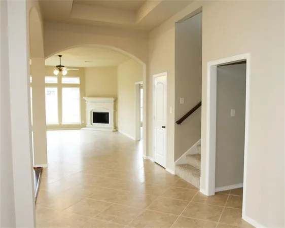a view of an entryway with a livingroom