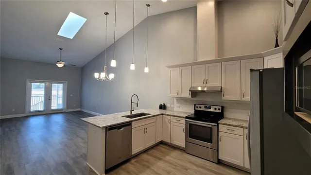 $2,200 | 1088 Northwest 126 Way, Newberry, FL 32669