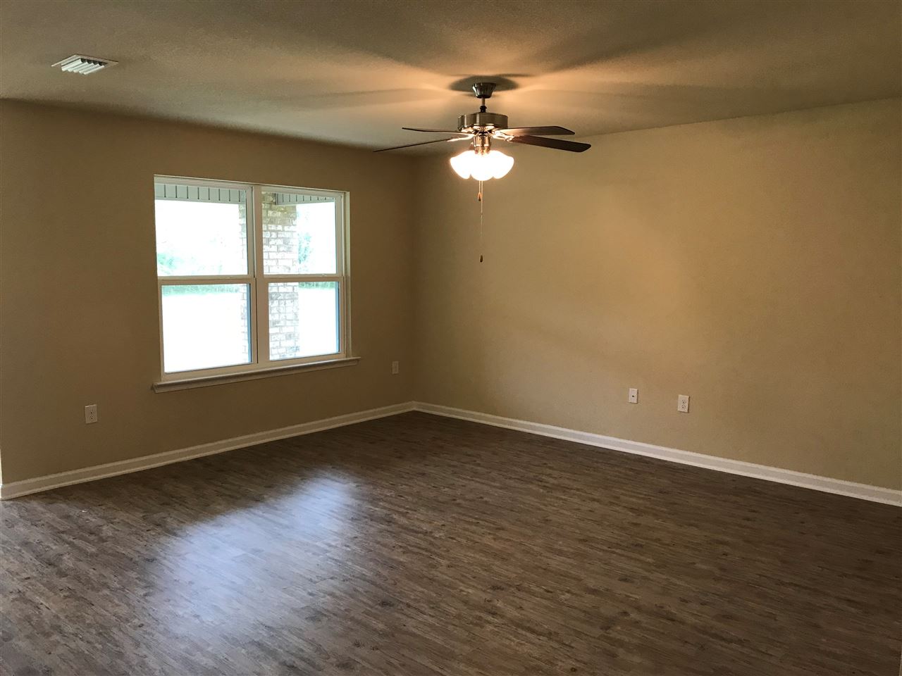 1632 Abbey Loop Foley, AL 36535 - Photo 3 of 13 Family Room