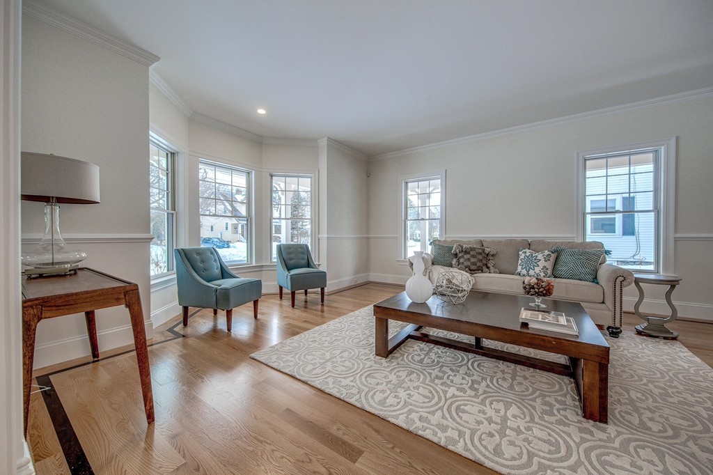 61 Warren Street Needham, MA 02492 - Photo 4 of 30 Gallery Image 4