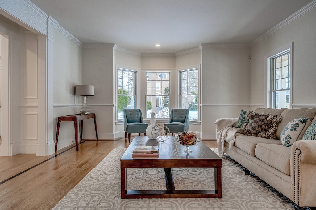 61 Warren Street Needham, MA 02492 - Photo 5 of 30 Gallery Image 5