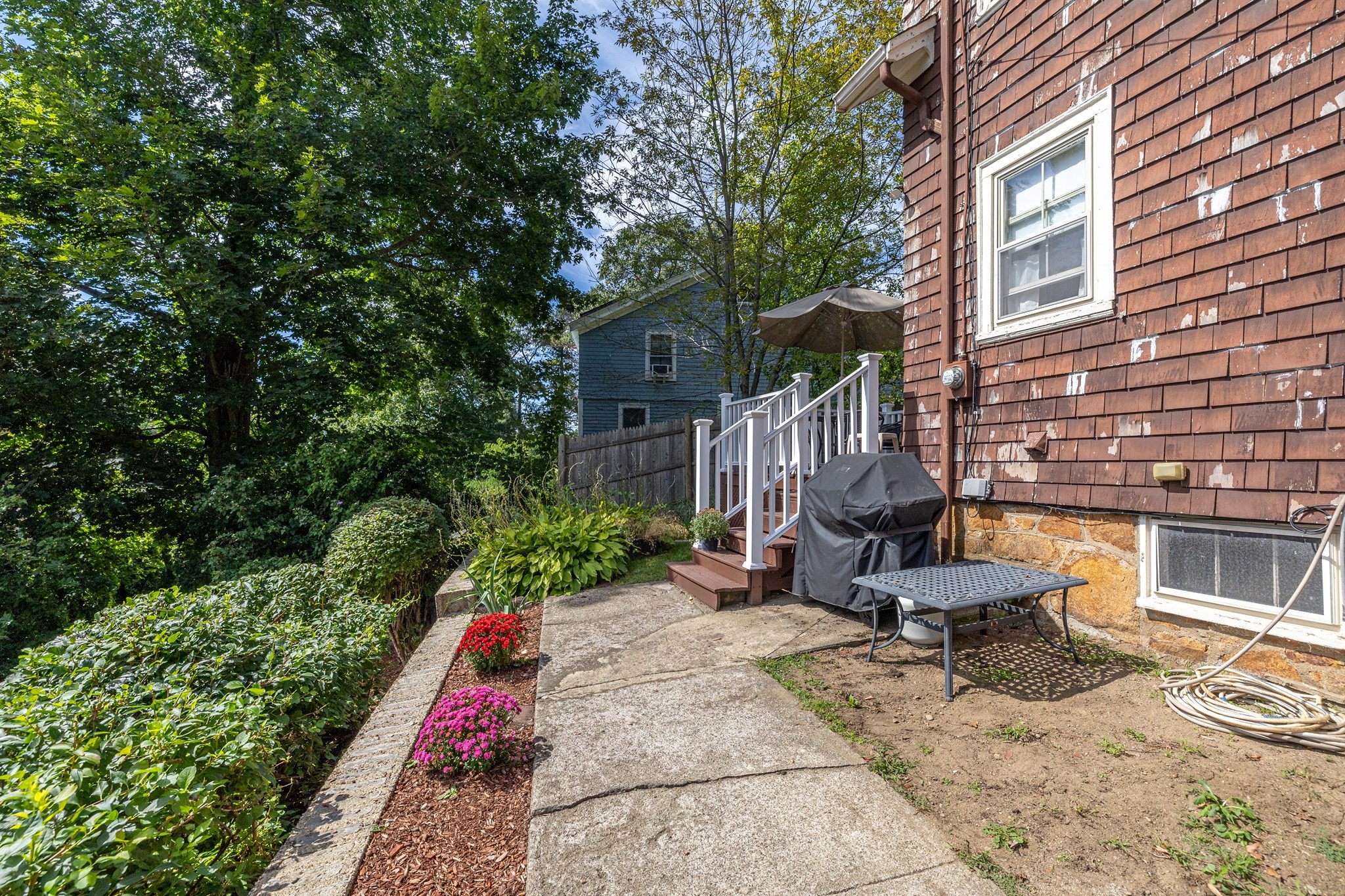 6 Hillcrest Road Beverly, MA 01915 - Photo 3 of 36 Gallery Image 3