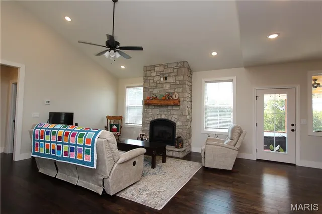 $489,000 | 436 Emerald Valley Ln Cape, Cape Girardeau, MO 63701