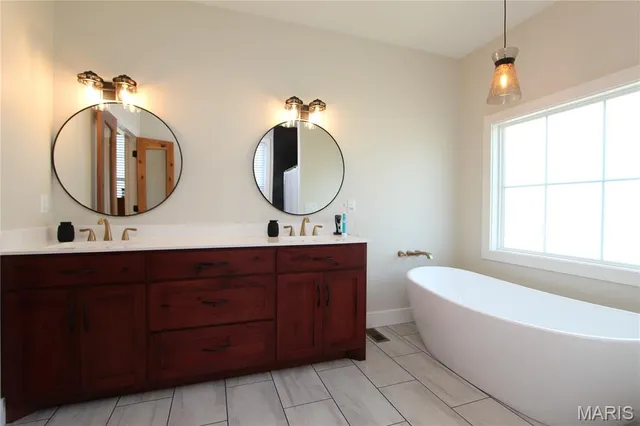 $489,000 | 436 Emerald Valley Ln Cape, Cape Girardeau, MO 63701