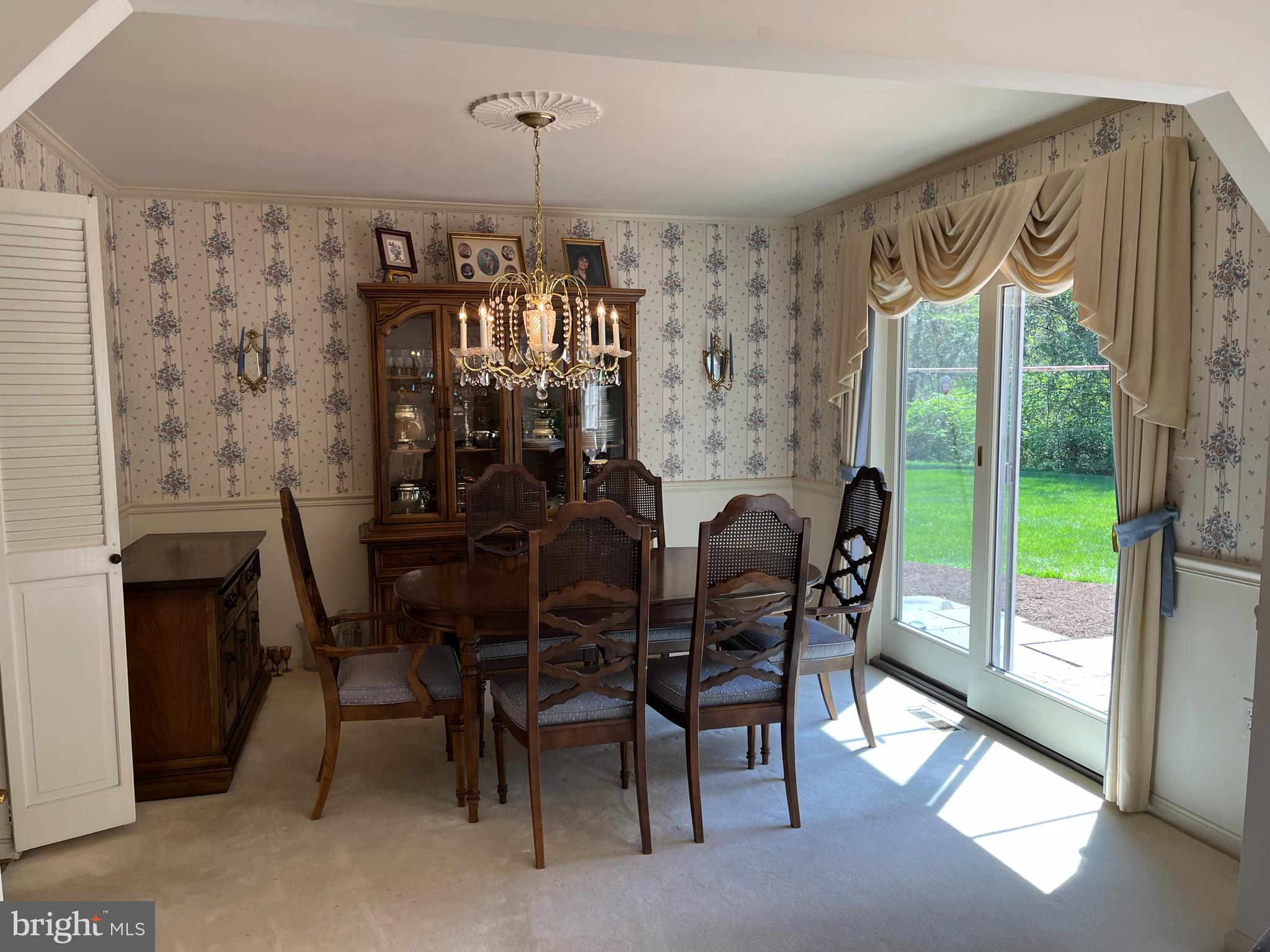 5264 O'Faly Road Fairfax, VA 22030 - Photo 5 of 41 Dining room with access to brick patio