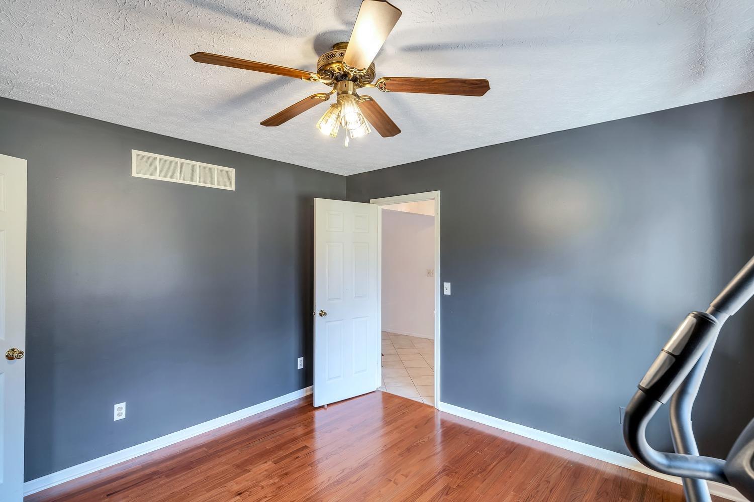 645 Pontius Road Cincinnati, OH 45233 - Photo 17 of 50