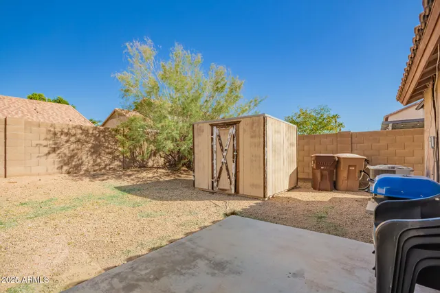 a view of a outdoor space