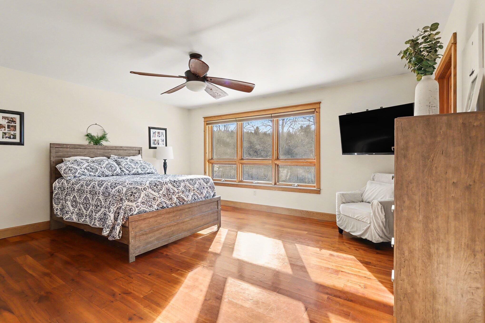 6130 Greggs Crossing Road Nashville, MI 49073 - Photo 15 of 49 Master Ensuite