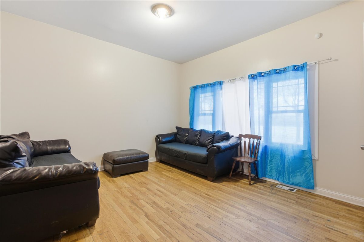 5624 South Lowe Avenue Chicago, IL 60621 - Photo 2 of 17