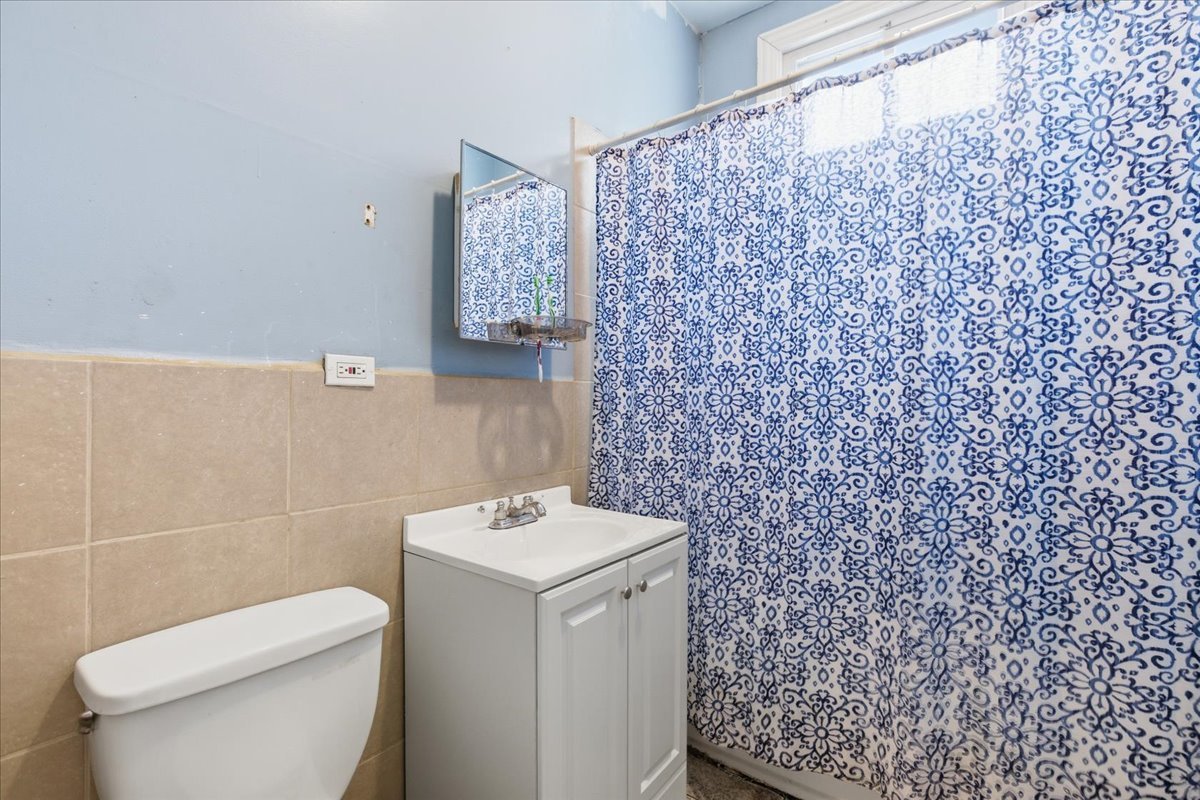 5624 South Lowe Avenue Chicago, IL 60621 - Photo 4 of 17