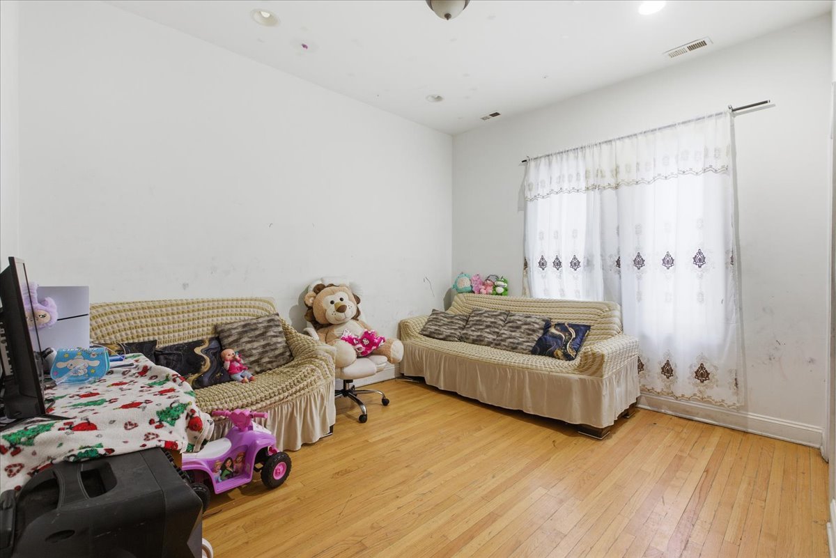 5624 South Lowe Avenue Chicago, IL 60621 - Photo 9 of 17