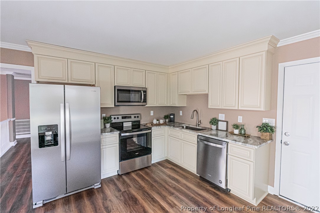 5583 Lockridge Road Fayetteville, NC 28311 - Photo 8 of 27