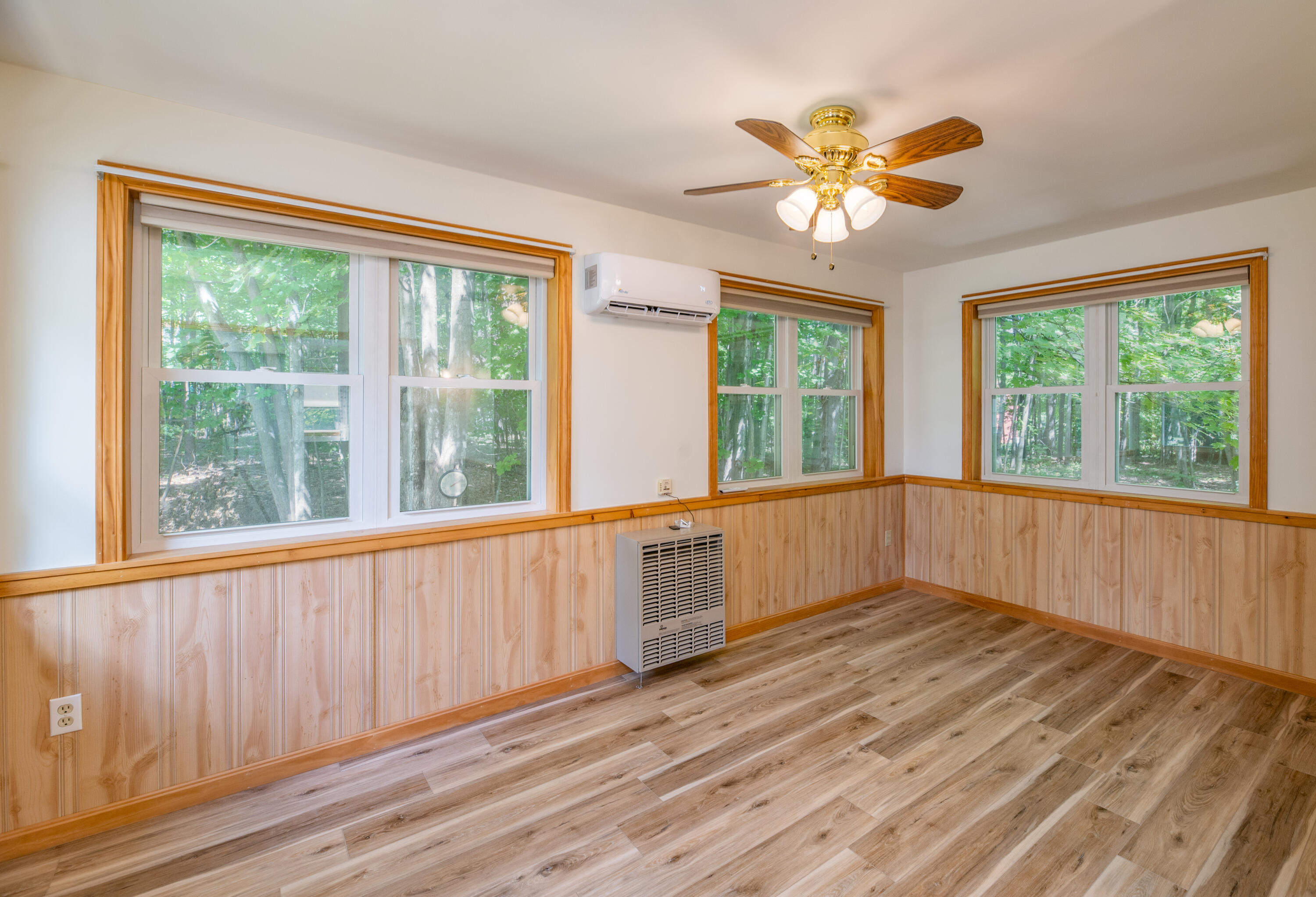 307 Lyons Road Sidney, ME 04330 - Photo 17 of 37 Interior18