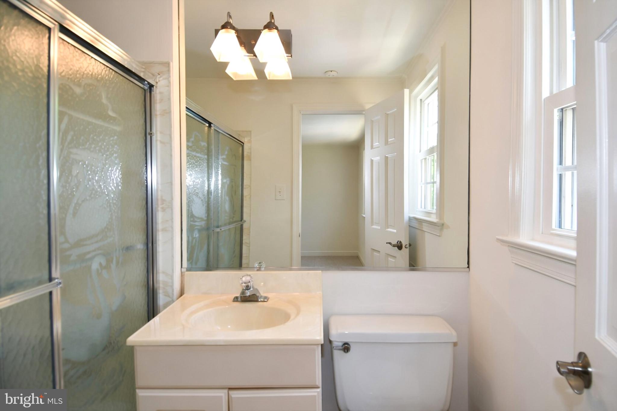 7109 Radnor Road Bethesda, MD 20817 - Photo 40 of 82 UPPER LEVEL 2 EN-SUITE BATHROOM HAS STALL SHOWER