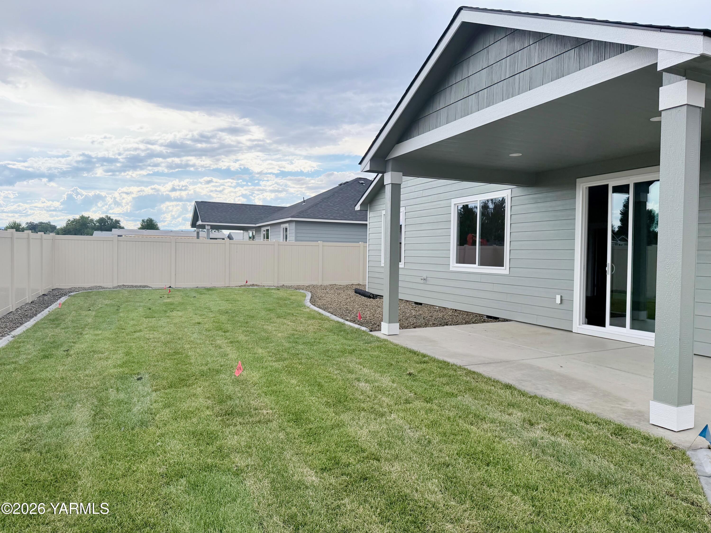 5912 Crestfields Road Yakima, WA 98903 - Photo 27 of 29 patio