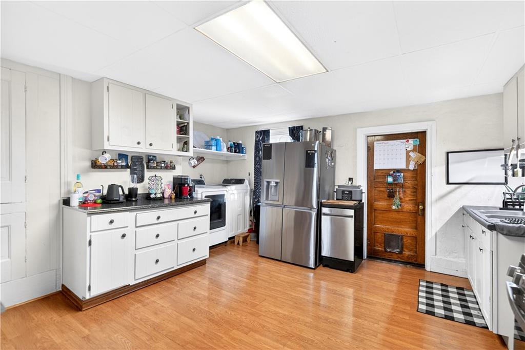 129 5th Street California, PA 15419 - Photo 8 of 38