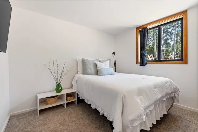 $1,150,000 | 10390 Manchester Drive, Truckee, CA 96161