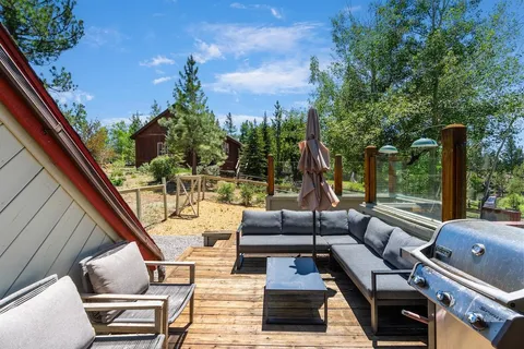 $1,150,000 | 10390 Manchester Drive, Truckee, CA 96161