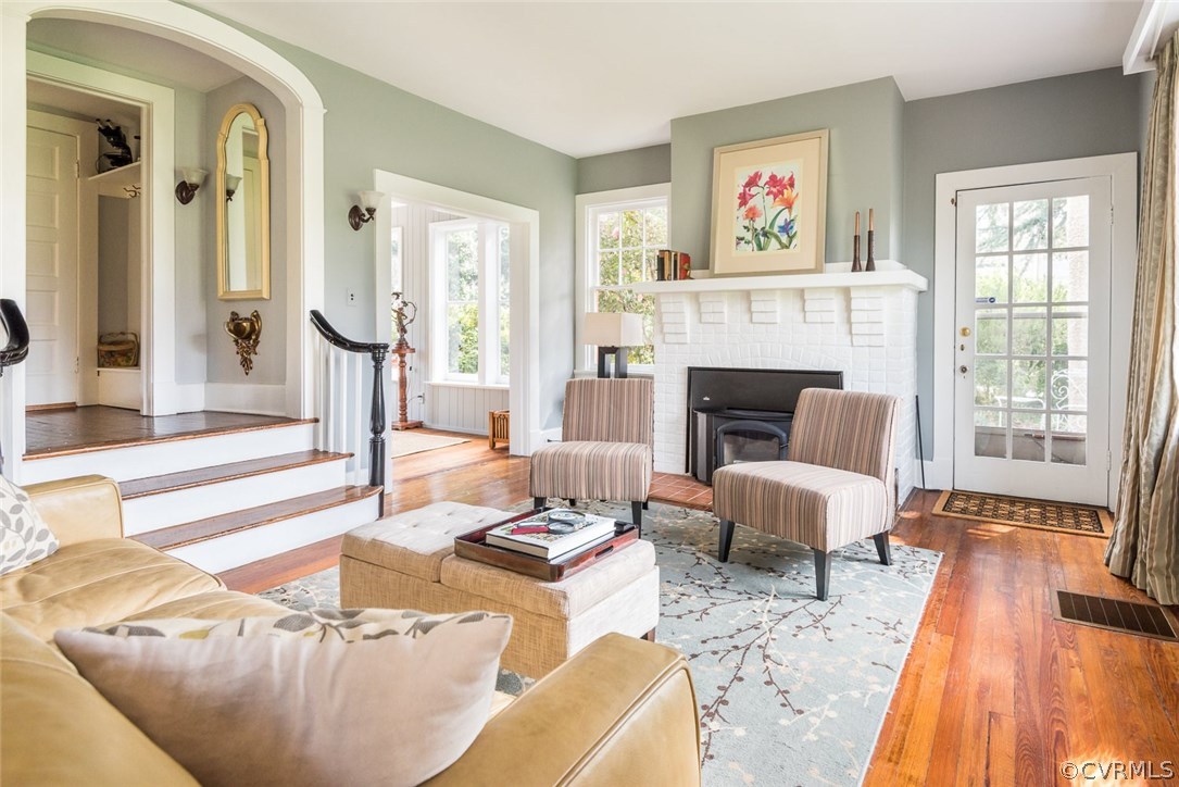 3209 Brook Road Richmond, VA 23227 - Photo 4 of 30 Gallery Image 4