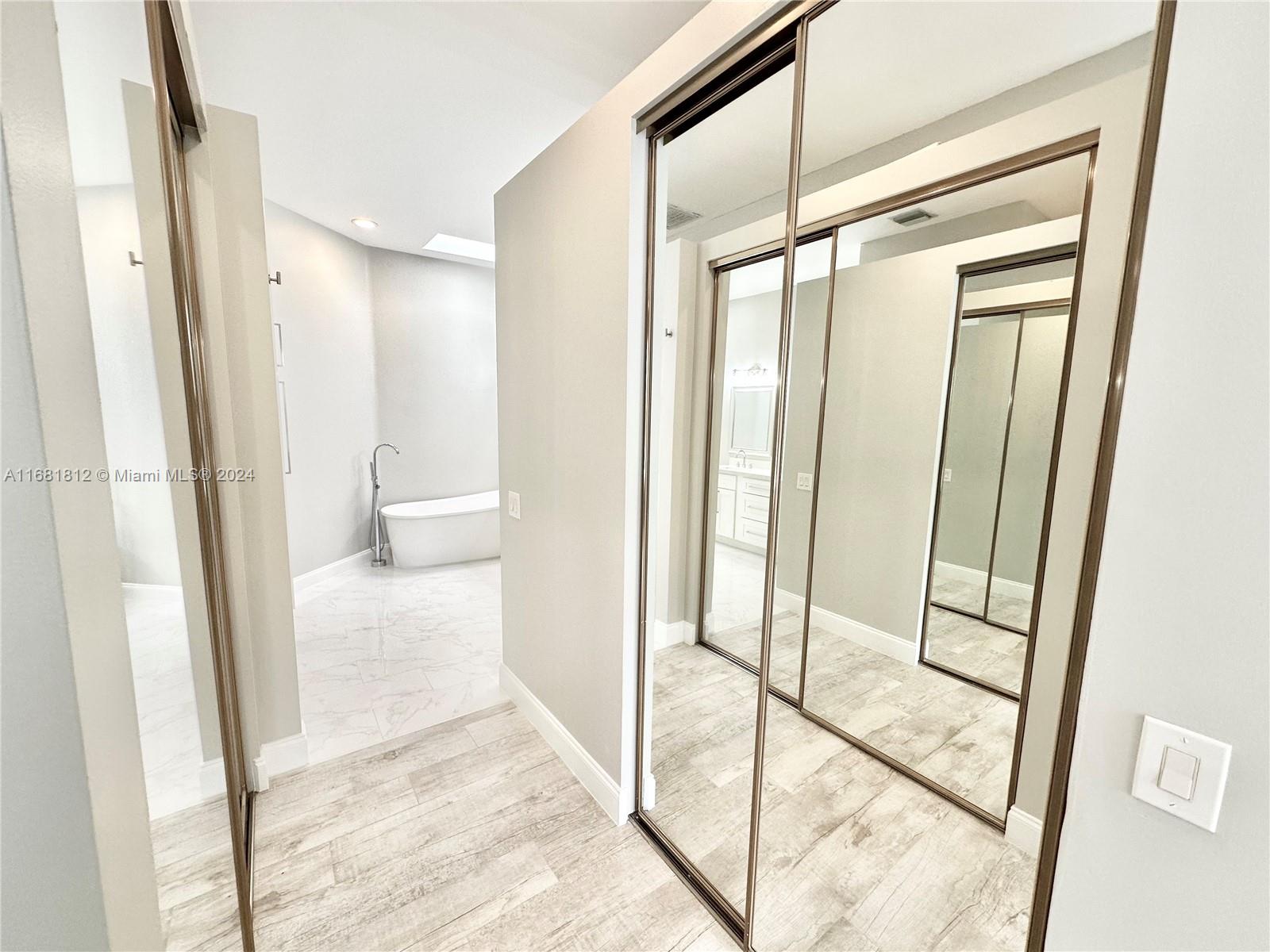 135 Hampton Circle Jupiter, FL 33458 - Photo 18 of 39