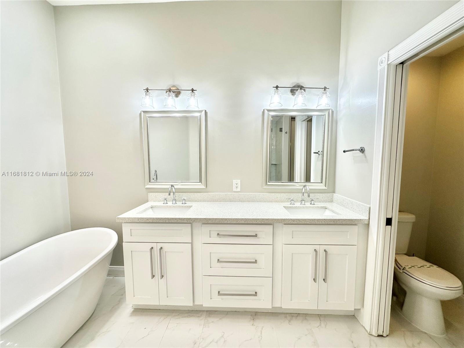 135 Hampton Circle Jupiter, FL 33458 - Photo 21 of 39