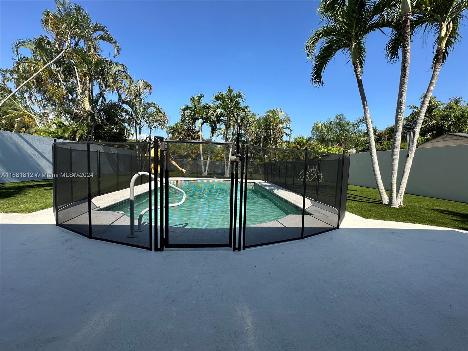 135 Hampton Circle Jupiter, FL 33458 - Photo 37 of 39