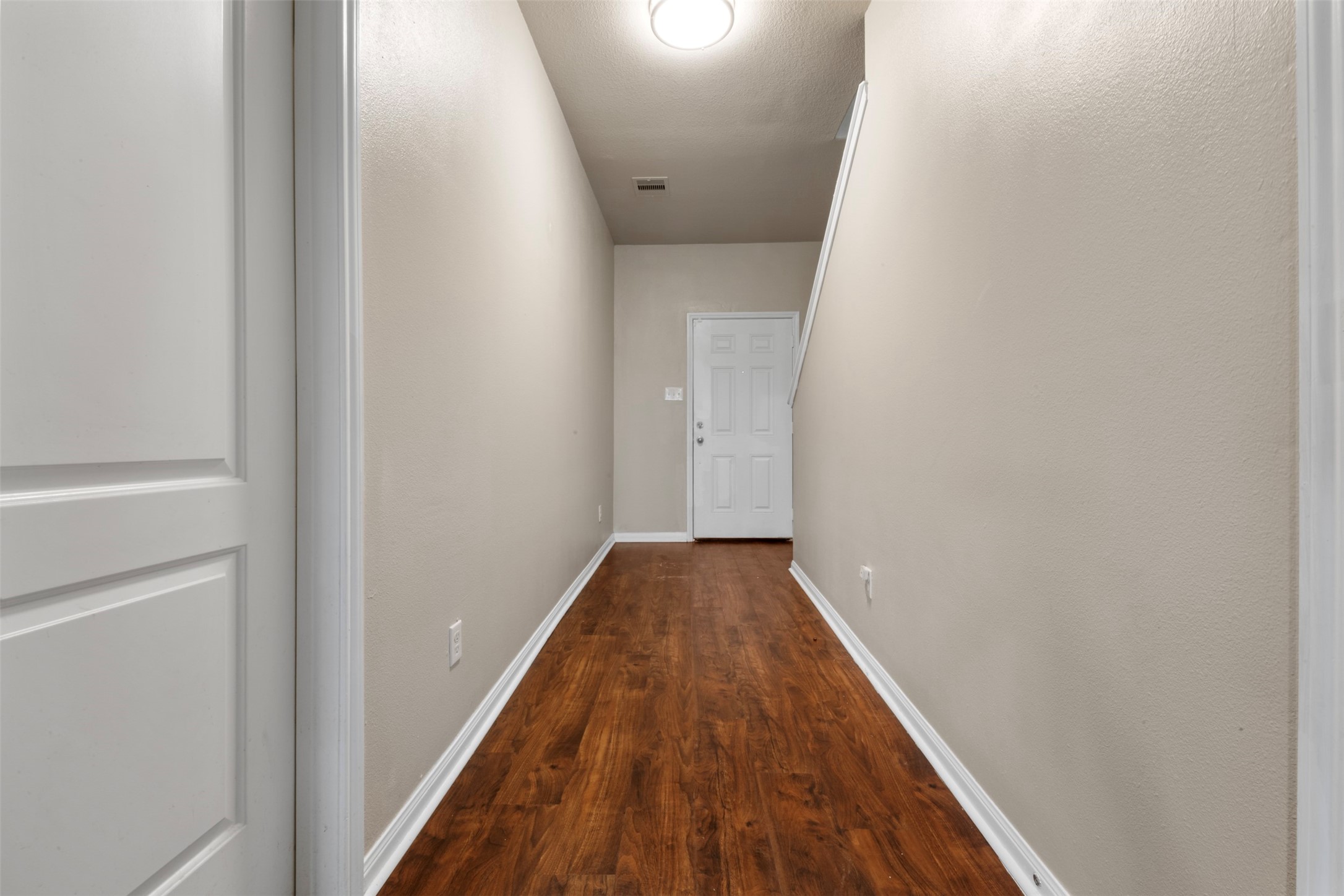 5926 Golden Cove Road Cove, TX 77523 - Photo 3 of 26 Entry way