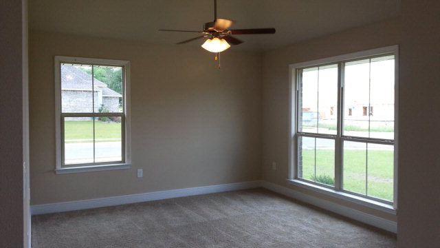 18882 Brixham Court Foley, AL 36535 - Photo 6 of 24 Living Room