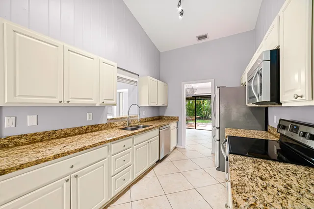 $685,000 | 6200 VÃa Tierra, Boca Raton, FL 33433