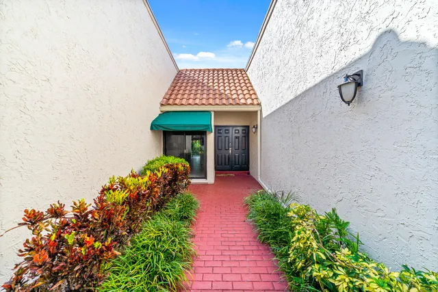 $685,000 | 6200 VÃa Tierra, Boca Raton, FL 33433