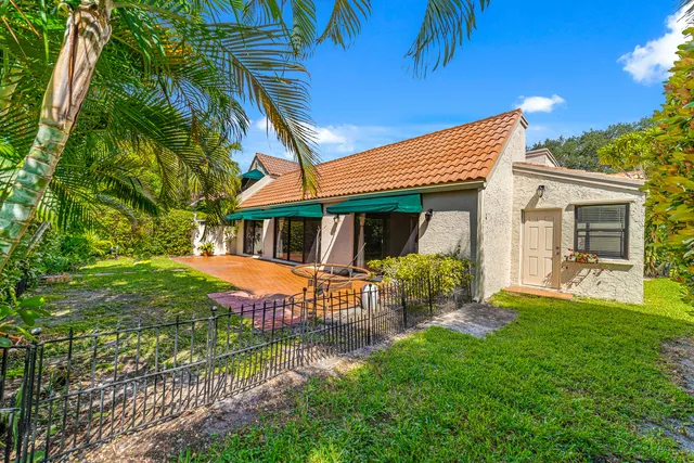 $685,000 | 6200 VÃa Tierra, Boca Raton, FL 33433