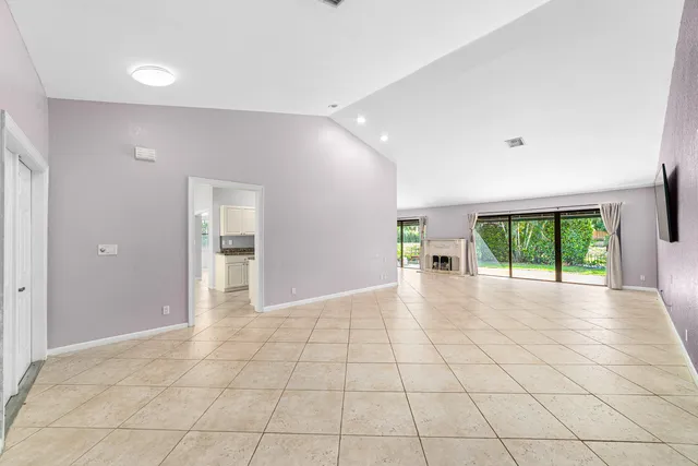 $685,000 | 6200 VÃa Tierra, Boca Raton, FL 33433