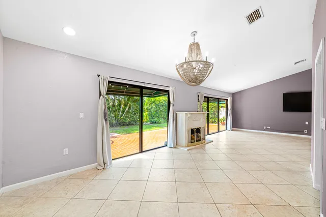 $685,000 | 6200 VÃa Tierra, Boca Raton, FL 33433