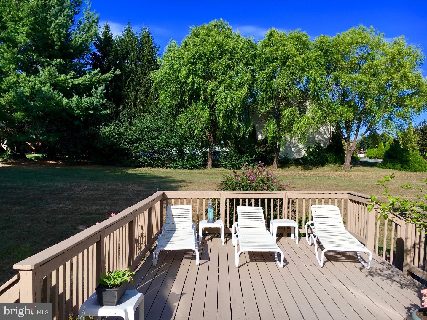 402 Cambridge Road Brookhaven, PA 19015 - Photo 11 of 21 Deck