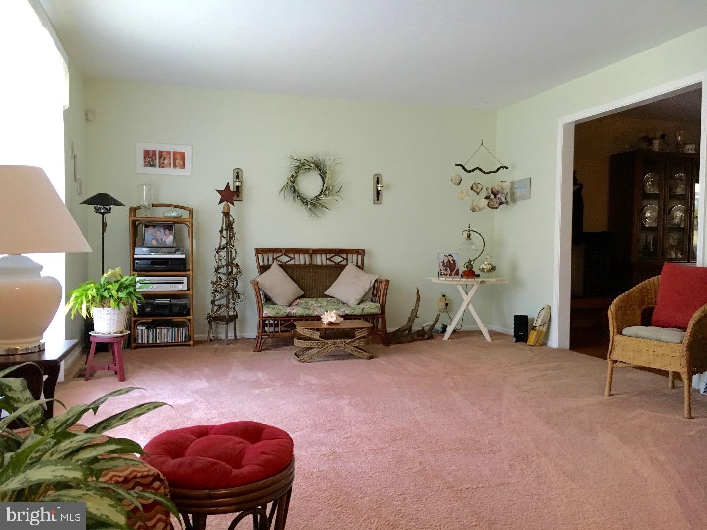 402 Cambridge Road Brookhaven, PA 19015 - Photo 2 of 21 Living Room