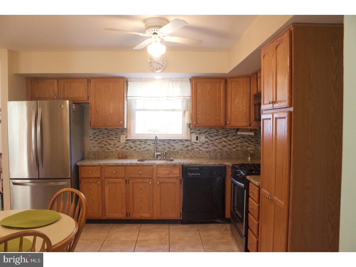 402 Cambridge Road Brookhaven, PA 19015 - Photo 3 of 21 Kitchen