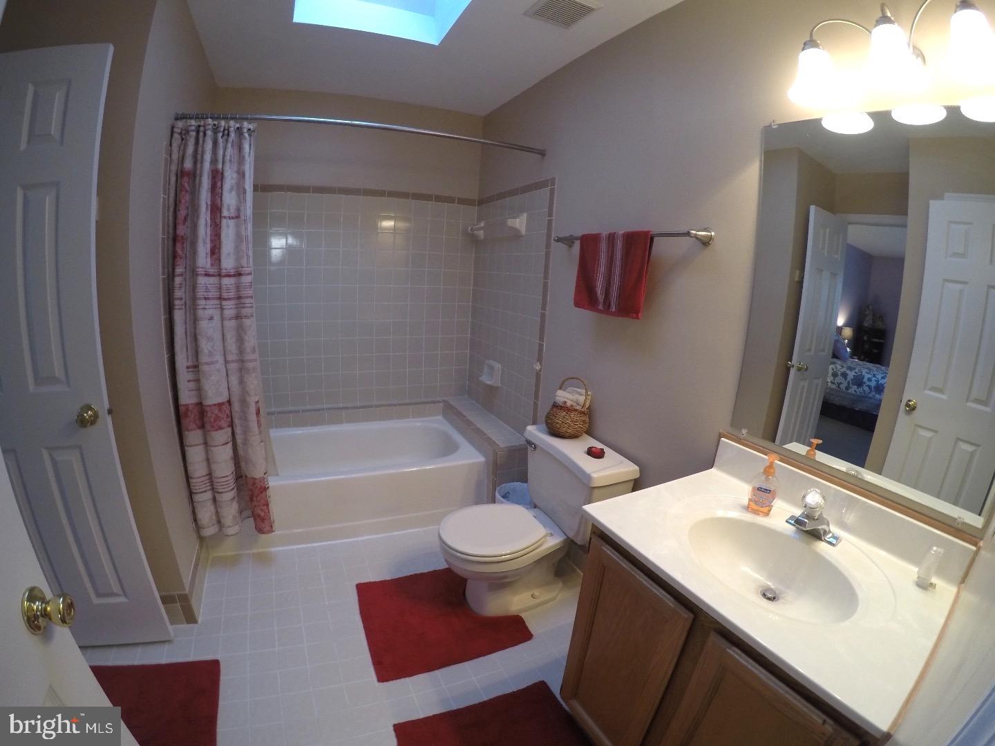 402 Cambridge Road Brookhaven, PA 19015 - Photo 10 of 21 Bathroom