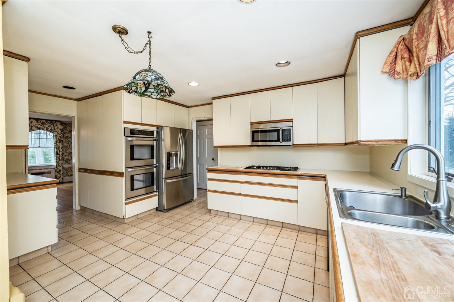 402 Franklin Road North Brunswick, NJ 08902 - Photo 12 of 40 Gallery Image 12