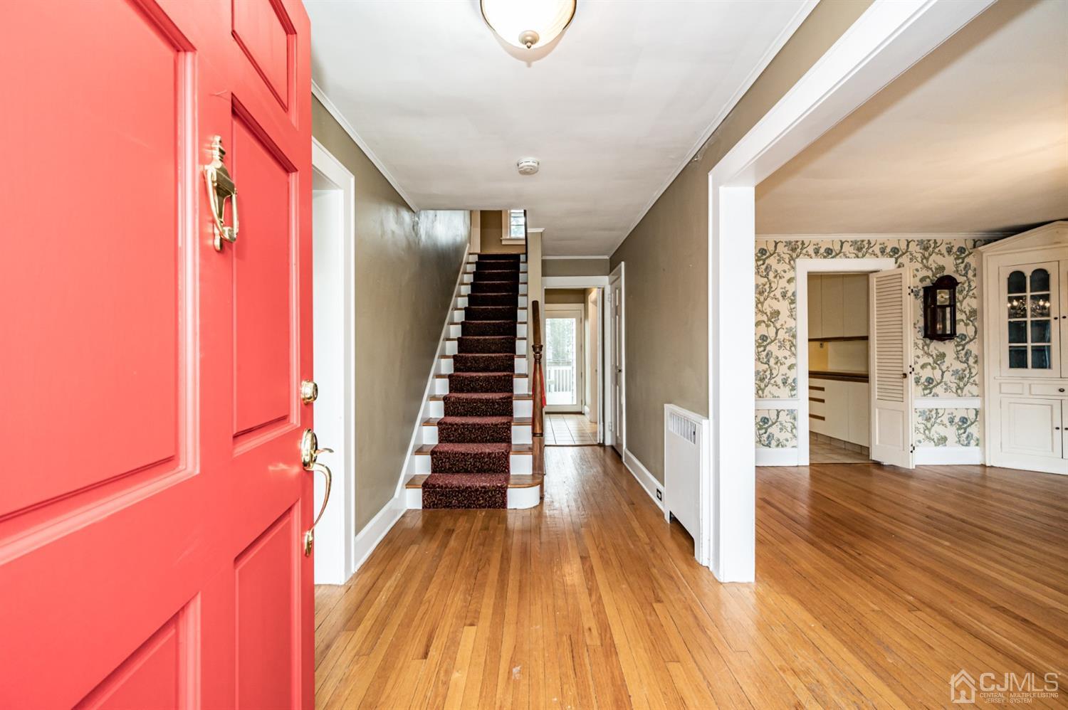 402 Franklin Road North Brunswick, NJ 08902 - Photo 3 of 40 Gallery Image 3