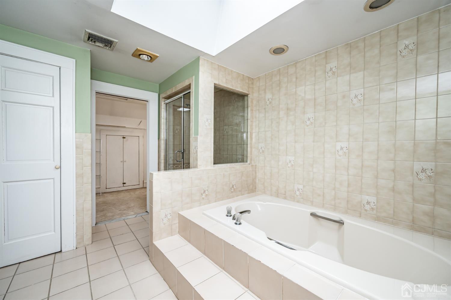 402 Franklin Road North Brunswick, NJ 08902 - Photo 22 of 40 Gallery Image 22