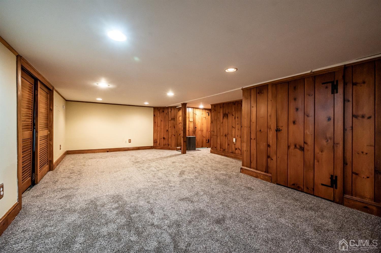 402 Franklin Road North Brunswick, NJ 08902 - Photo 39 of 40 Gallery Image 39